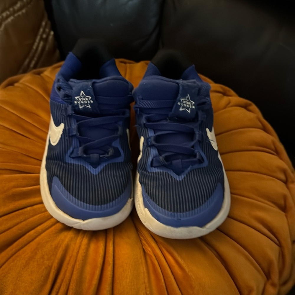 Toddler Nike Blue and White Sneakers Lightweight Performance/ 8C